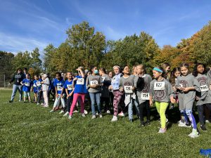 Students line up for the Country Elementary Race